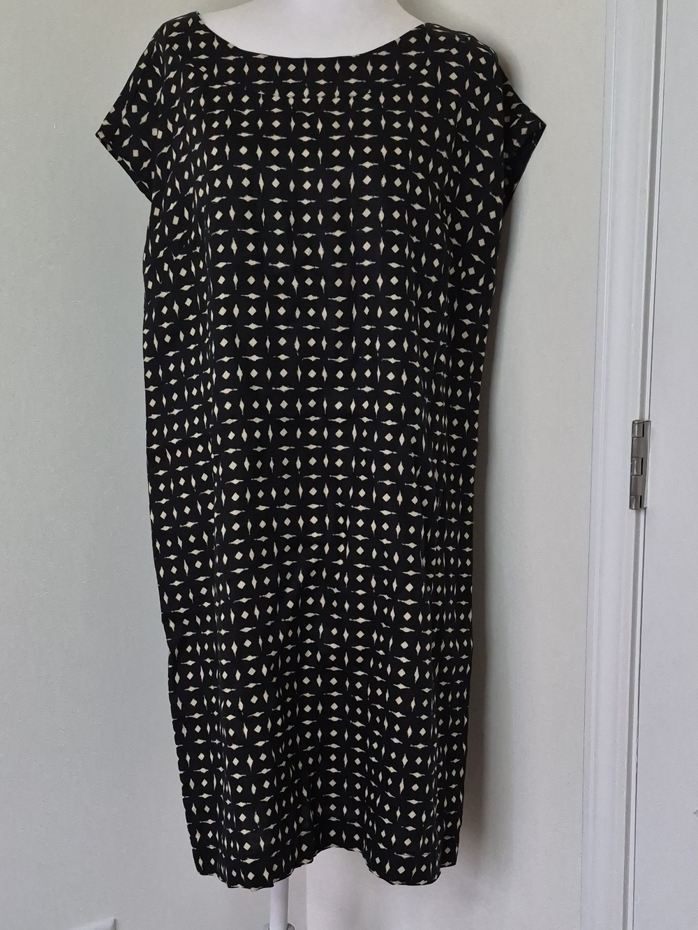 J. Jill Black Shift Dress with Cream Geometric Print Size M Linen